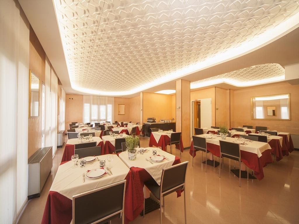 Hotel Manola Rimini Ngoại thất bức ảnh